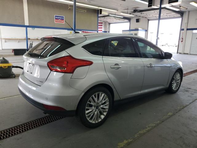 Photo 2 VIN: 1FADP3N24HL272589 - FORD FOCUS TITA 