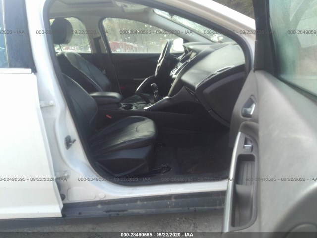 Photo 4 VIN: 1FADP3N25DL130925 - FORD FOCUS 