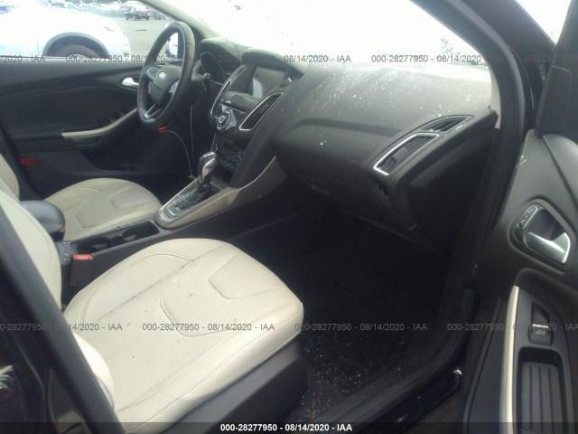 Photo 4 VIN: 1FADP3N25GL330062 - FORD FOCUS 