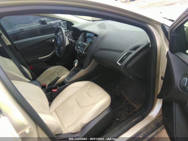 Photo 4 VIN: 1FADP3N25HL264842 - FORD FOCUS 