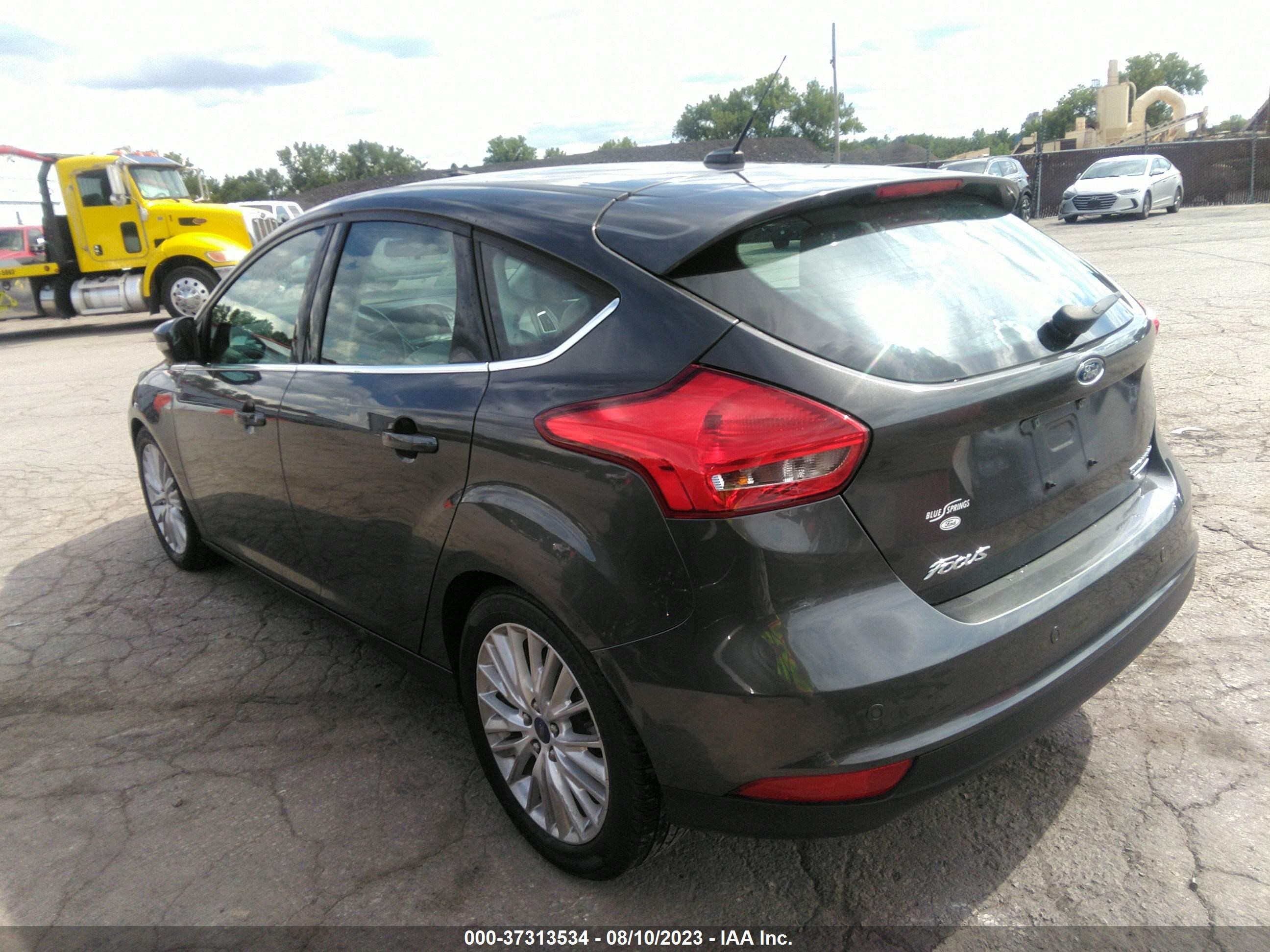 Photo 2 VIN: 1FADP3N26FL323894 - FORD FOCUS 