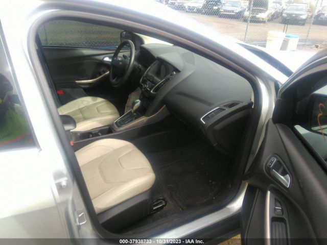 Photo 4 VIN: 1FADP3N26HL207131 - FORD FOCUS 