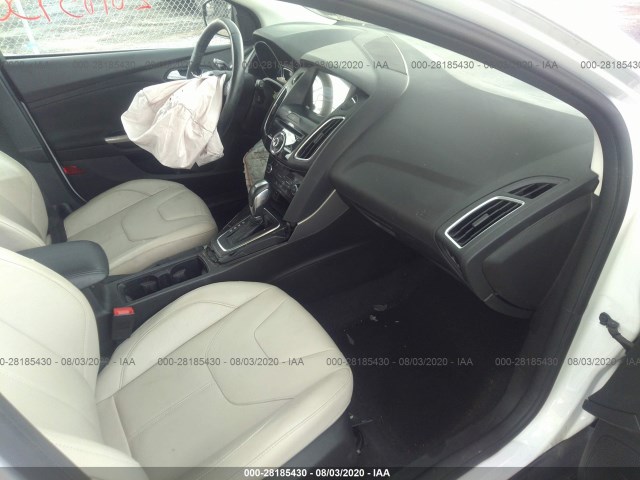 Photo 4 VIN: 1FADP3N27GL320939 - FORD FOCUS 