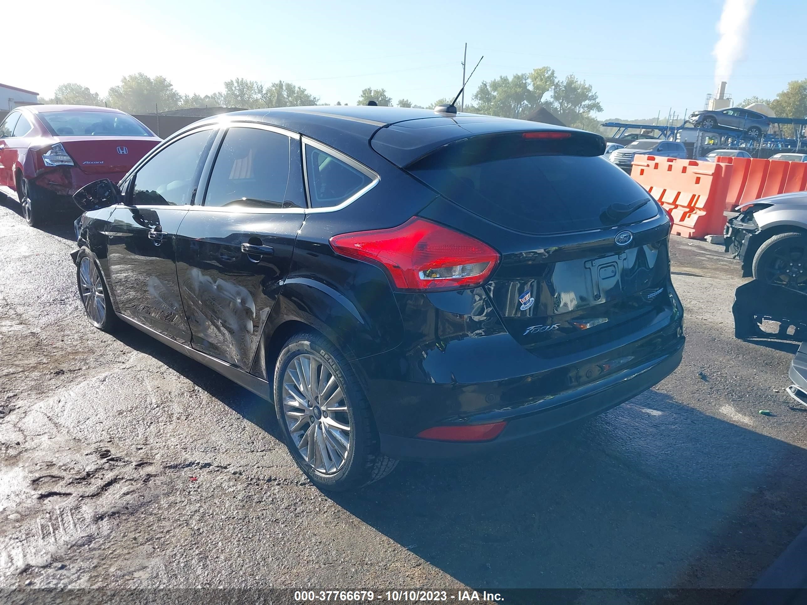 Photo 2 VIN: 1FADP3N27HL214413 - FORD FOCUS 