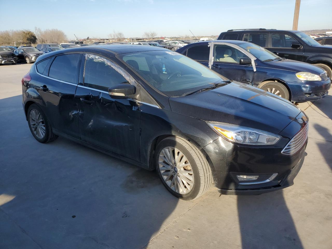 Photo 3 VIN: 1FADP3N28HL320577 - FORD FOCUS 