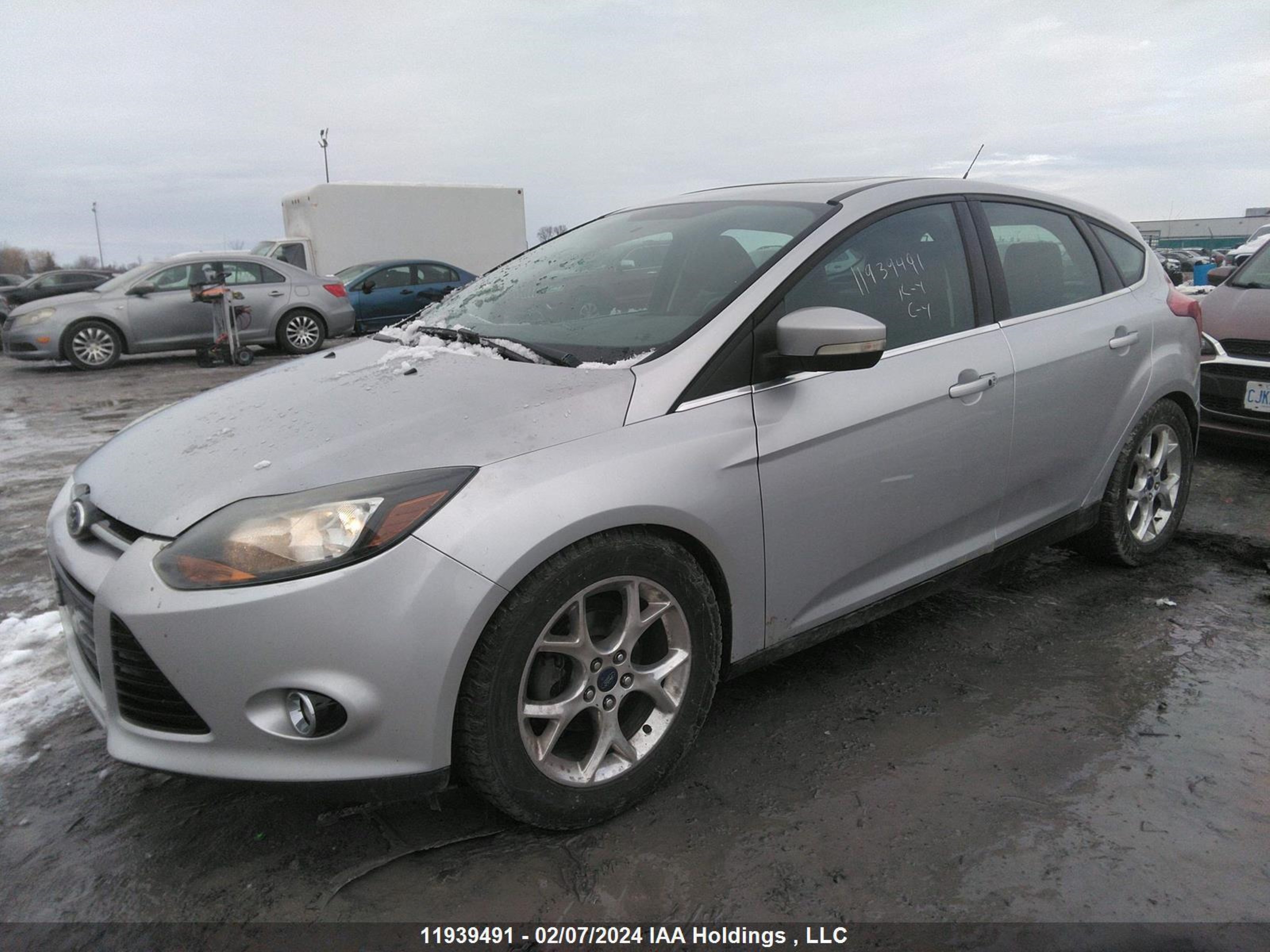 Photo 1 VIN: 1FADP3N29DL355817 - FORD FOCUS 