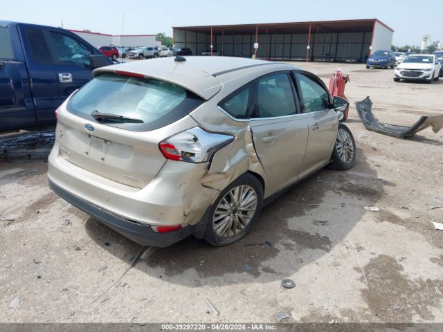 Photo 3 VIN: 1FADP3N29JL229601 - FORD FOCUS 