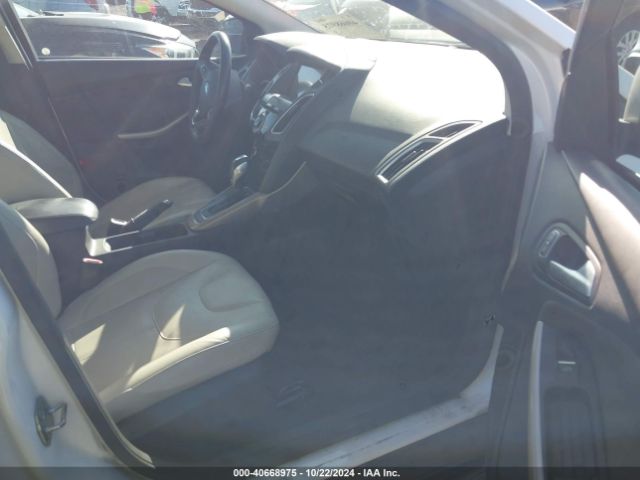 Photo 4 VIN: 1FADP3N29JL331660 - FORD FOCUS 