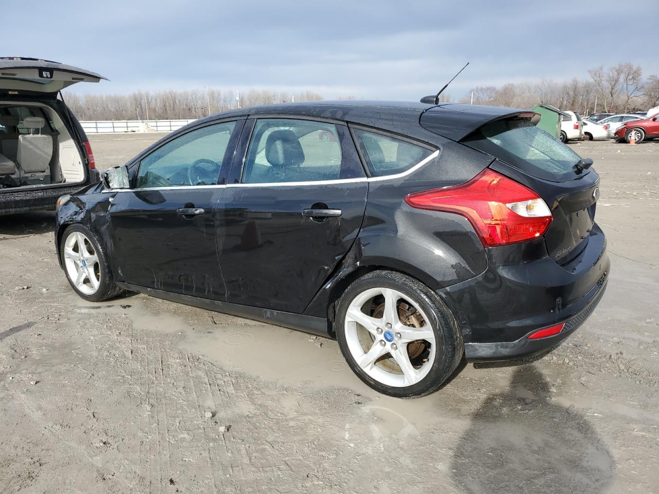 Photo 1 VIN: 1FADP3N2XDL264541 - FORD FOCUS 