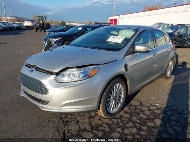 Photo 1 VIN: 1FADP3R46DL363594 - FORD FOCUS 