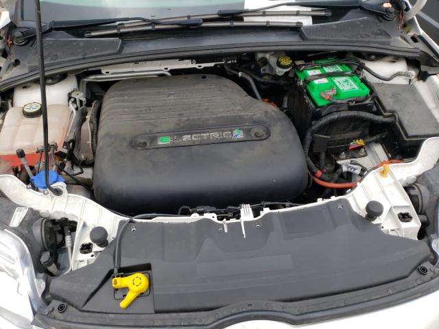 Photo 6 VIN: 1FADP3R49DL127196 - FORD FOCUS 