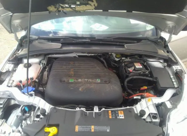 Photo 9 VIN: 1FADP3R4XEL104575 - FORD FOCUS ELECTRIC 