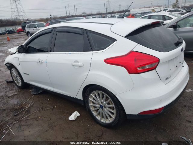 Photo 2 VIN: 1FADP3R4XHL224395 - FORD FOCUS ELECTRIC 