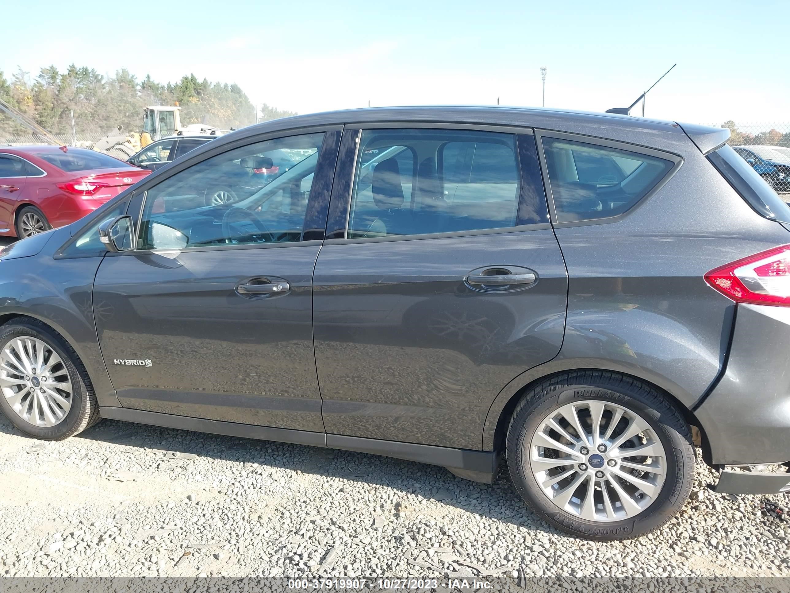 Photo 13 VIN: 1FADP5AU8JL101658 - FORD C-MAX 