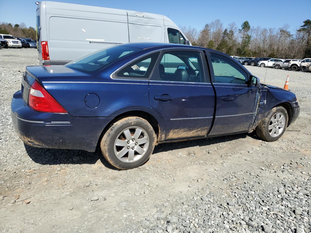 Photo 2 VIN: 1FAFP281X5G199920 - FORD FIVE HUNDRED 