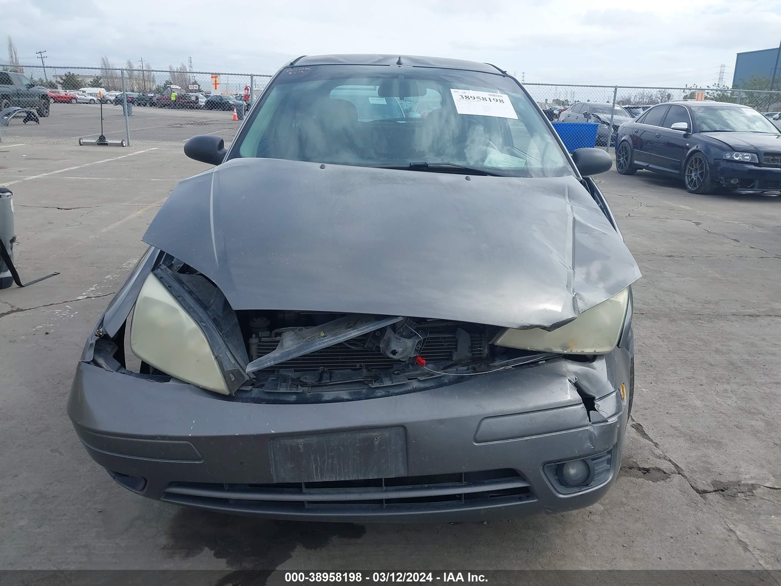 Photo 11 VIN: 1FAFP31N46W153137 - FORD FOCUS 