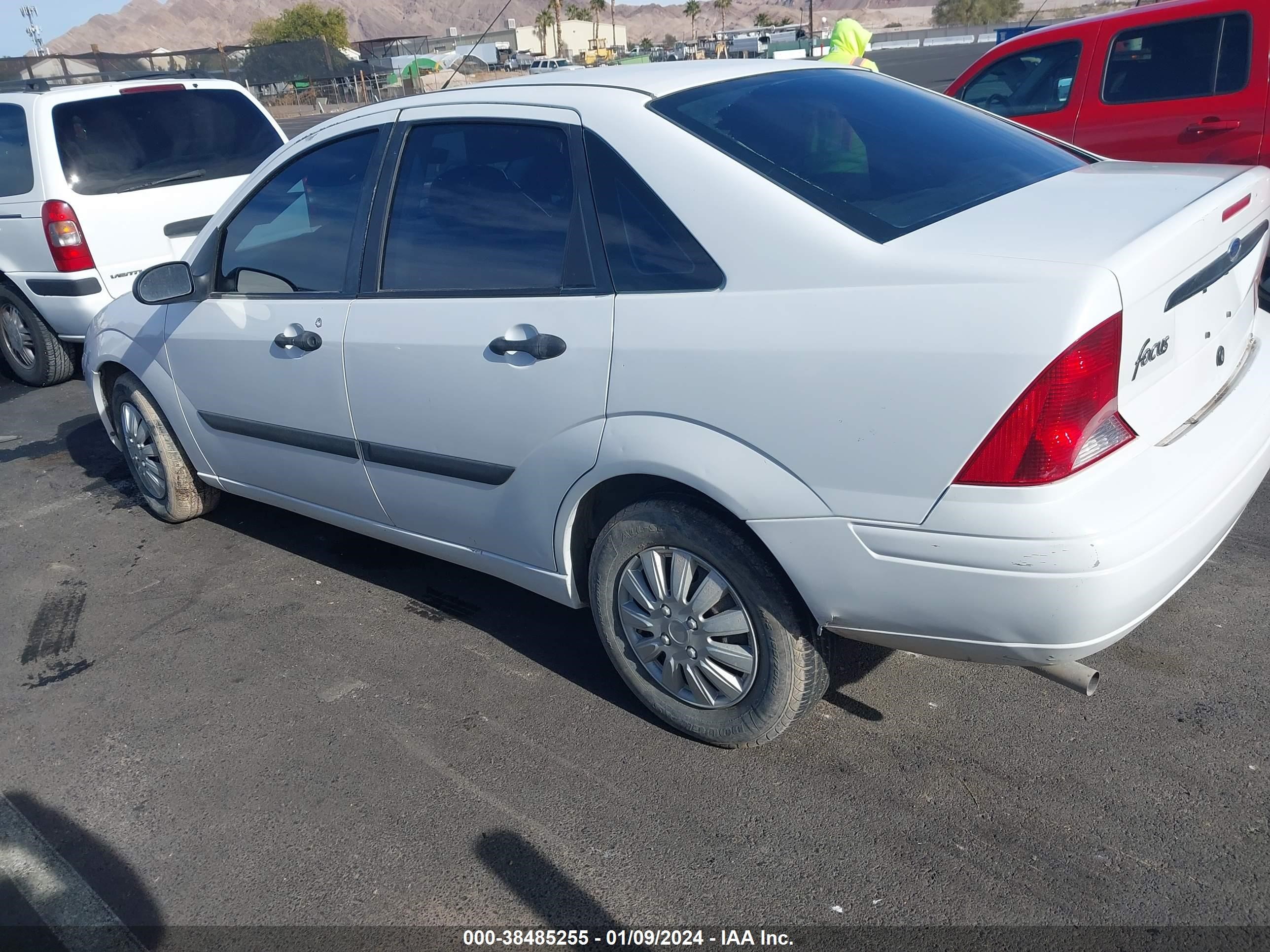 Photo 2 VIN: 1FAFP33P13W126522 - FORD FOCUS 