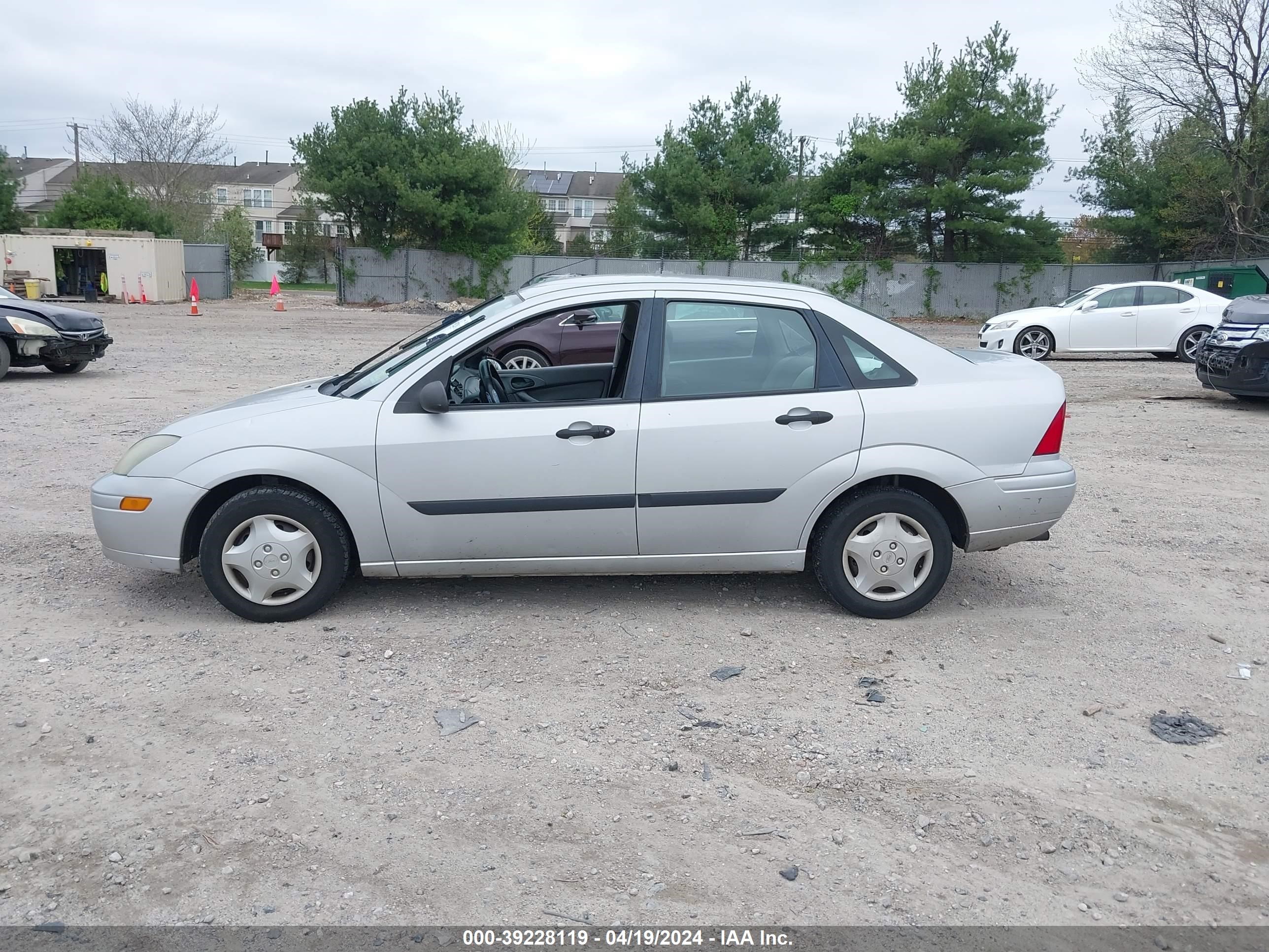 Photo 13 VIN: 1FAFP33P73W155409 - FORD FOCUS 