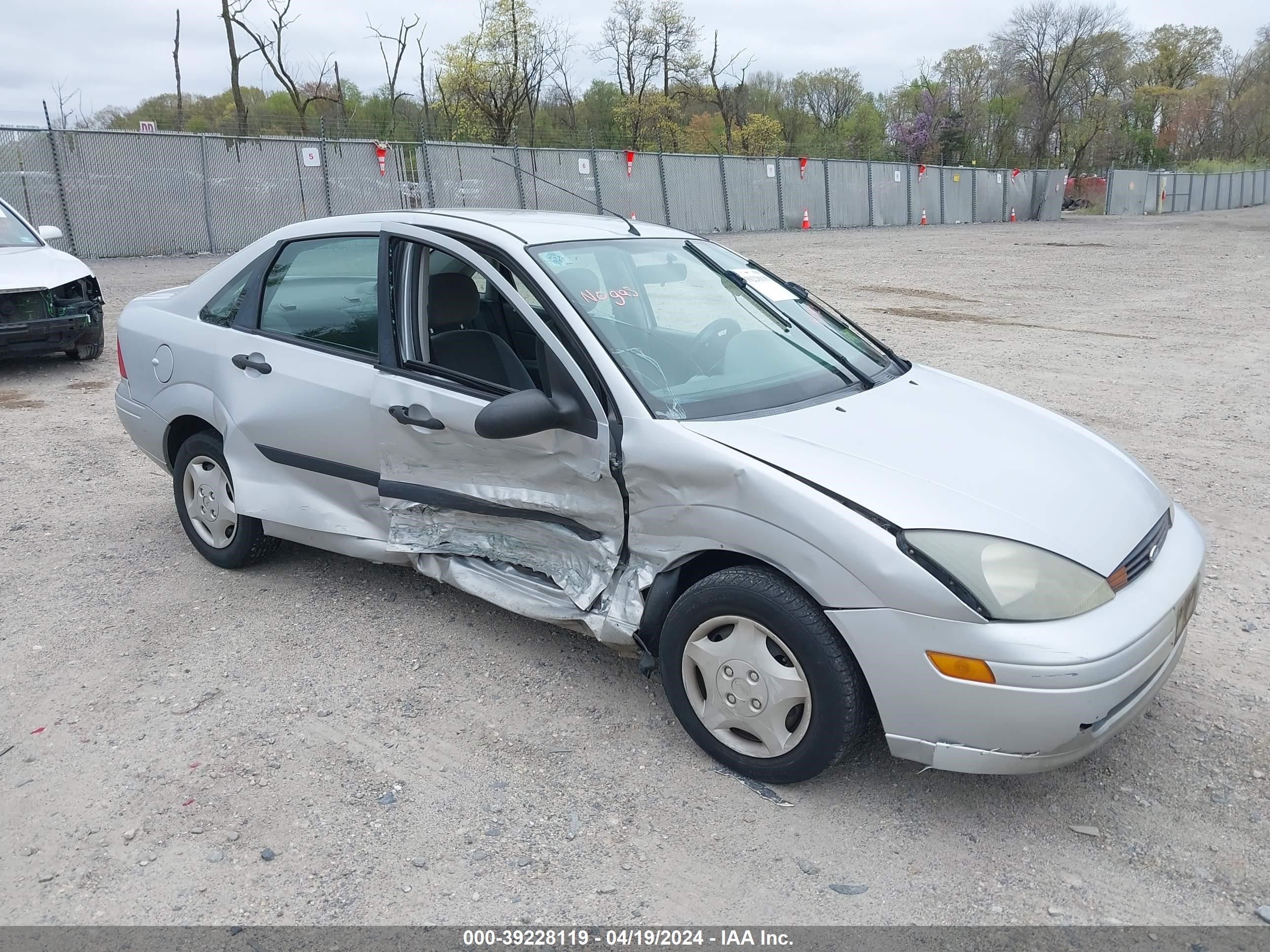 Photo 5 VIN: 1FAFP33P73W155409 - FORD FOCUS 