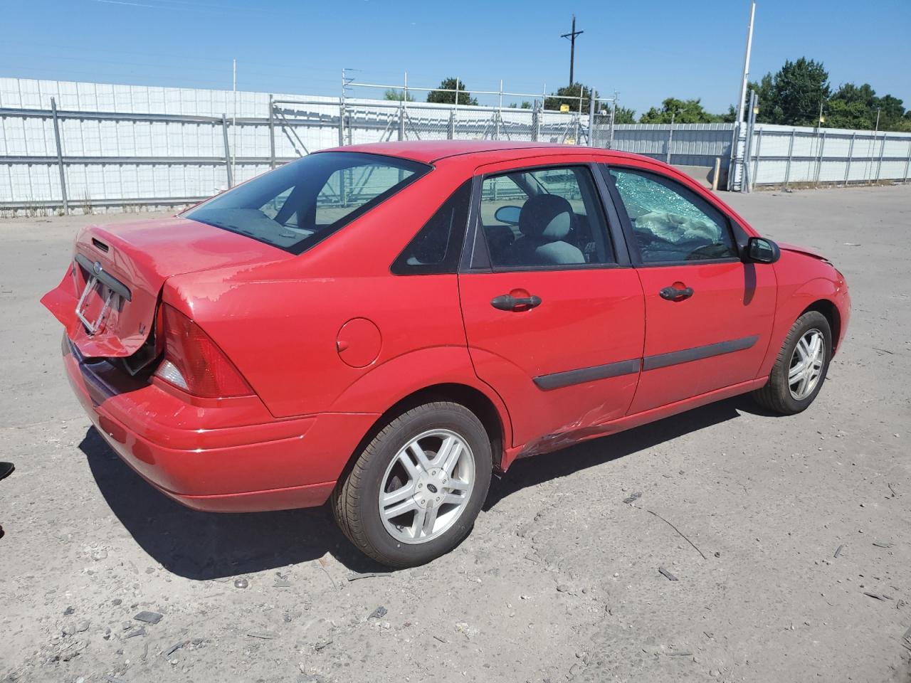 Photo 2 VIN: 1FAFP33P8YW199698 - FORD FOCUS 