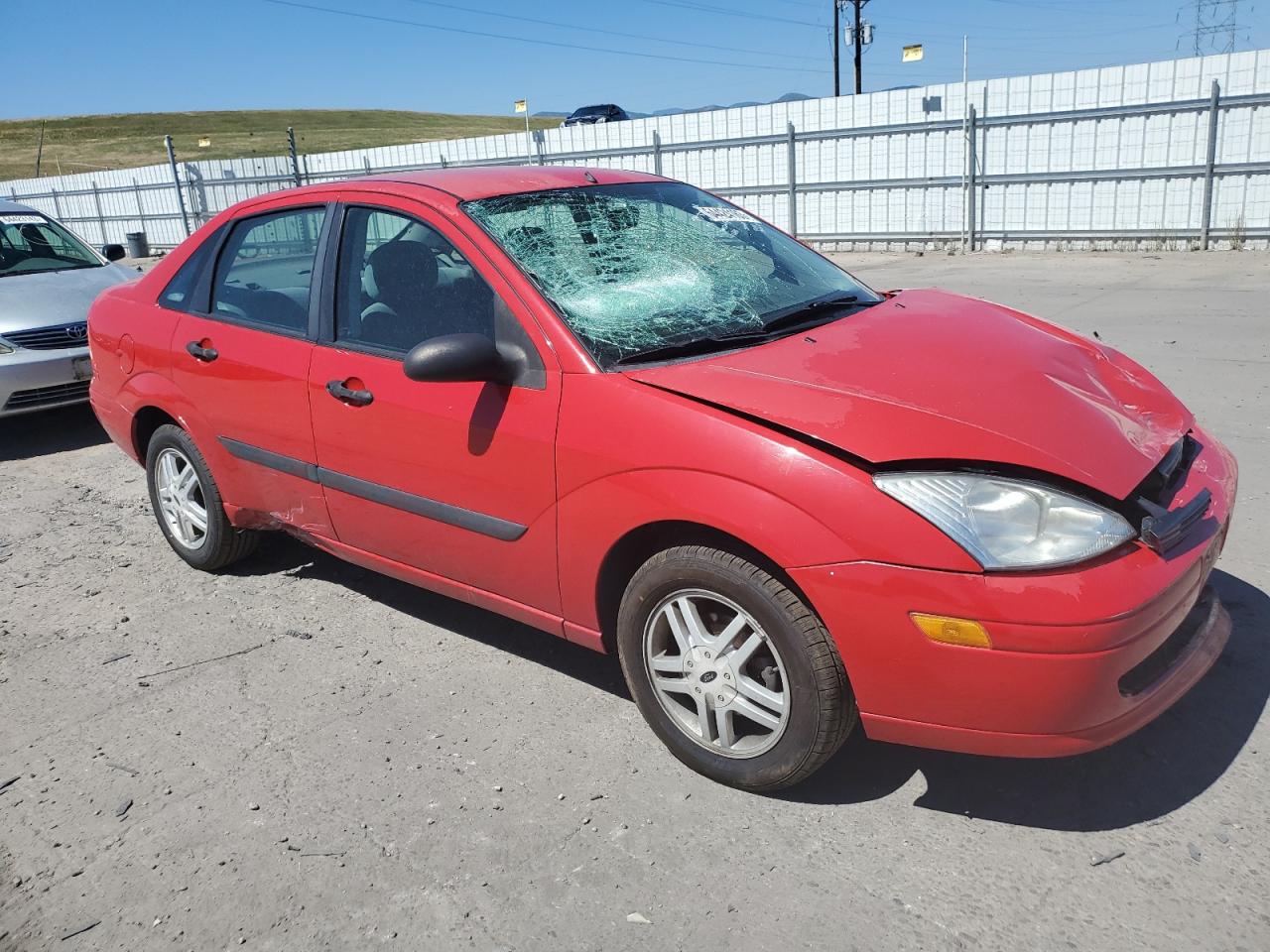 Photo 3 VIN: 1FAFP33P8YW199698 - FORD FOCUS 