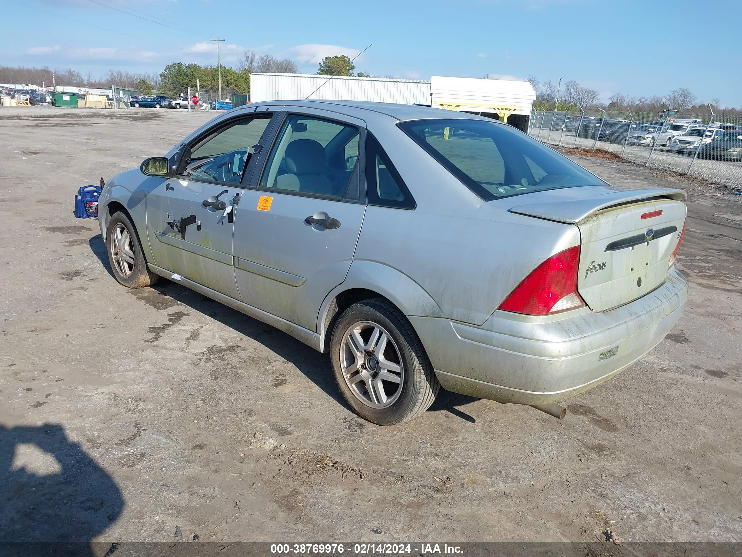 Photo 2 VIN: 1FAFP34301W258101 - FORD FOCUS 