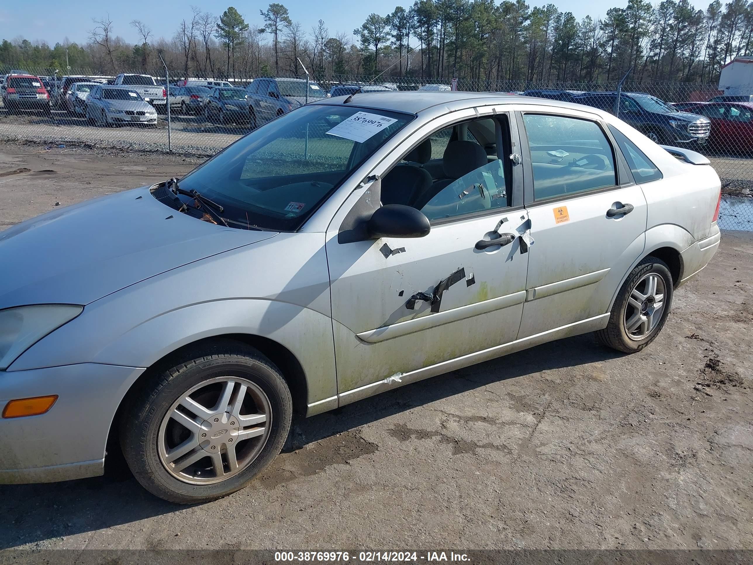 Photo 5 VIN: 1FAFP34301W258101 - FORD FOCUS 