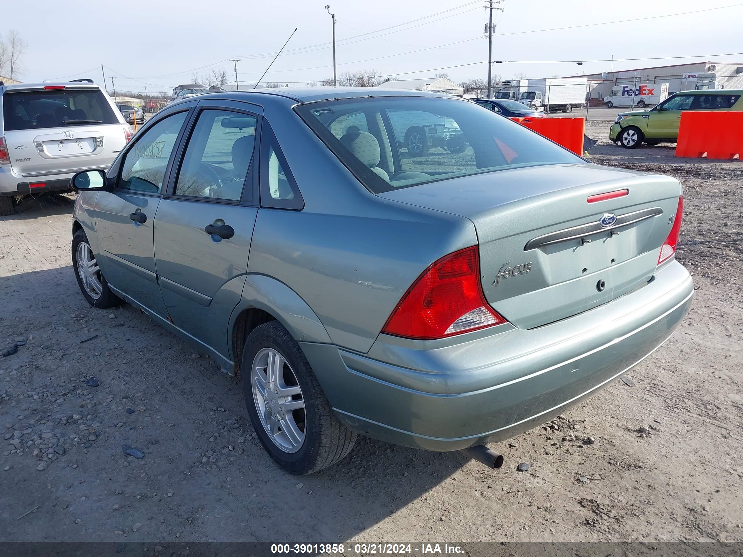 Photo 2 VIN: 1FAFP34313W210450 - FORD FOCUS 