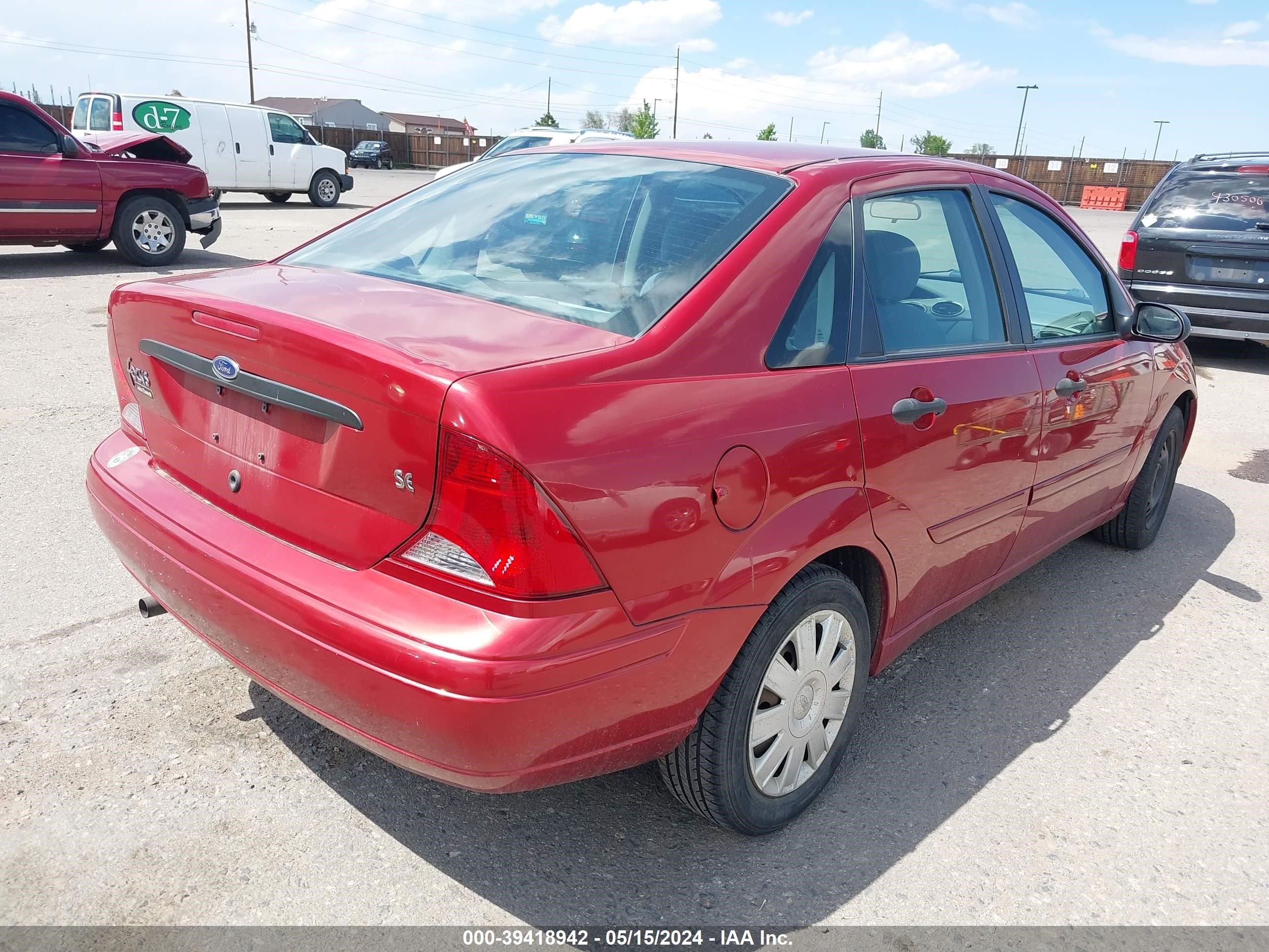 Photo 3 VIN: 1FAFP34314W112035 - FORD FOCUS 