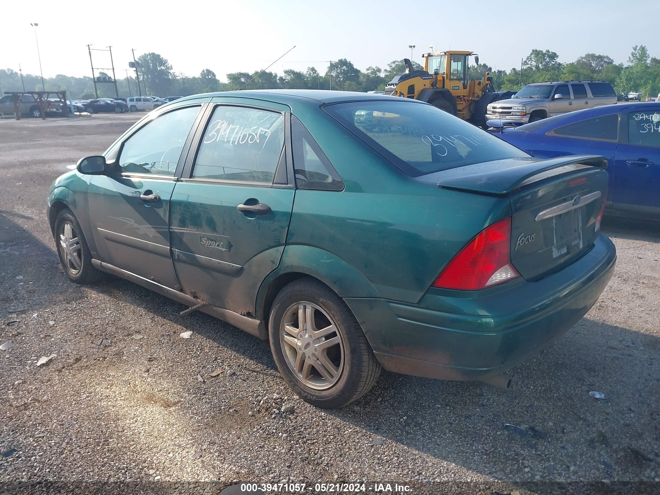 Photo 2 VIN: 1FAFP3431YW273376 - FORD FOCUS 