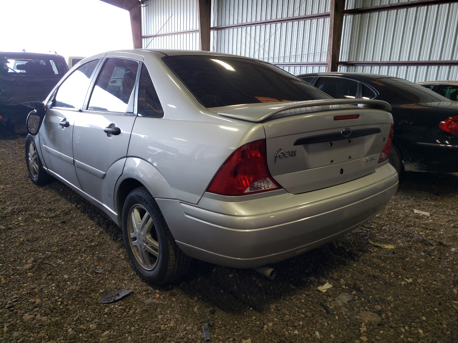 Photo 2 VIN: 1FAFP34321W199326 - FORD FOCUS 