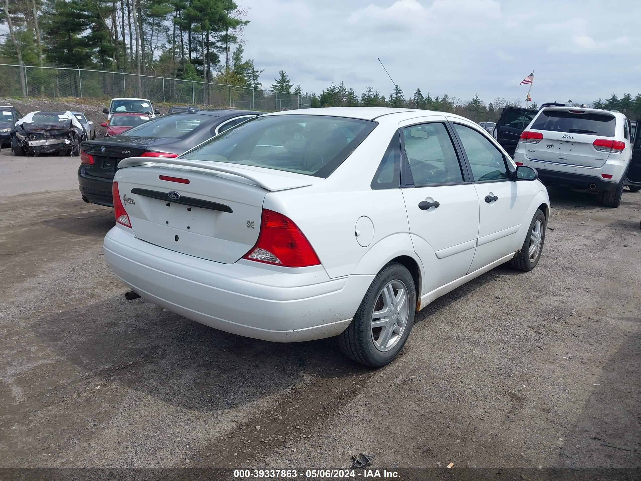 Photo 3 VIN: 1FAFP34321W211541 - FORD FOCUS 