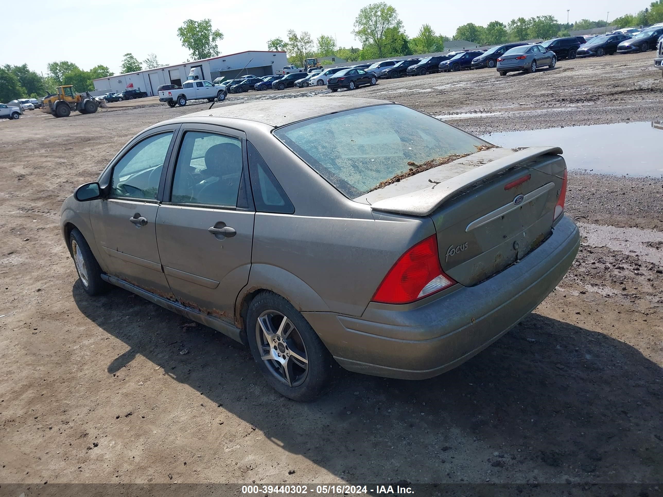 Photo 2 VIN: 1FAFP3436YW297270 - FORD FOCUS 