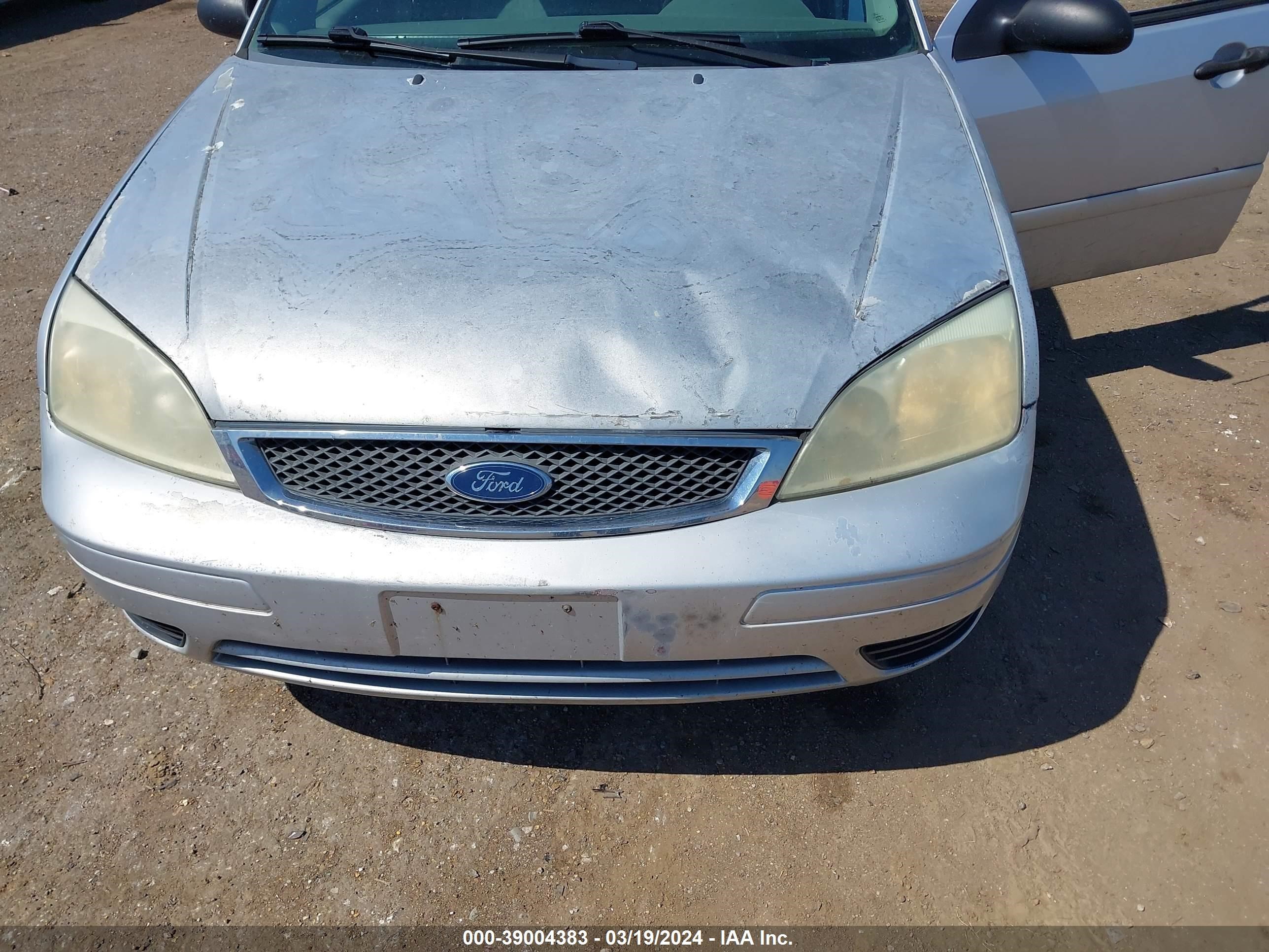 Photo 5 VIN: 1FAFP34N05W117522 - FORD FOCUS 