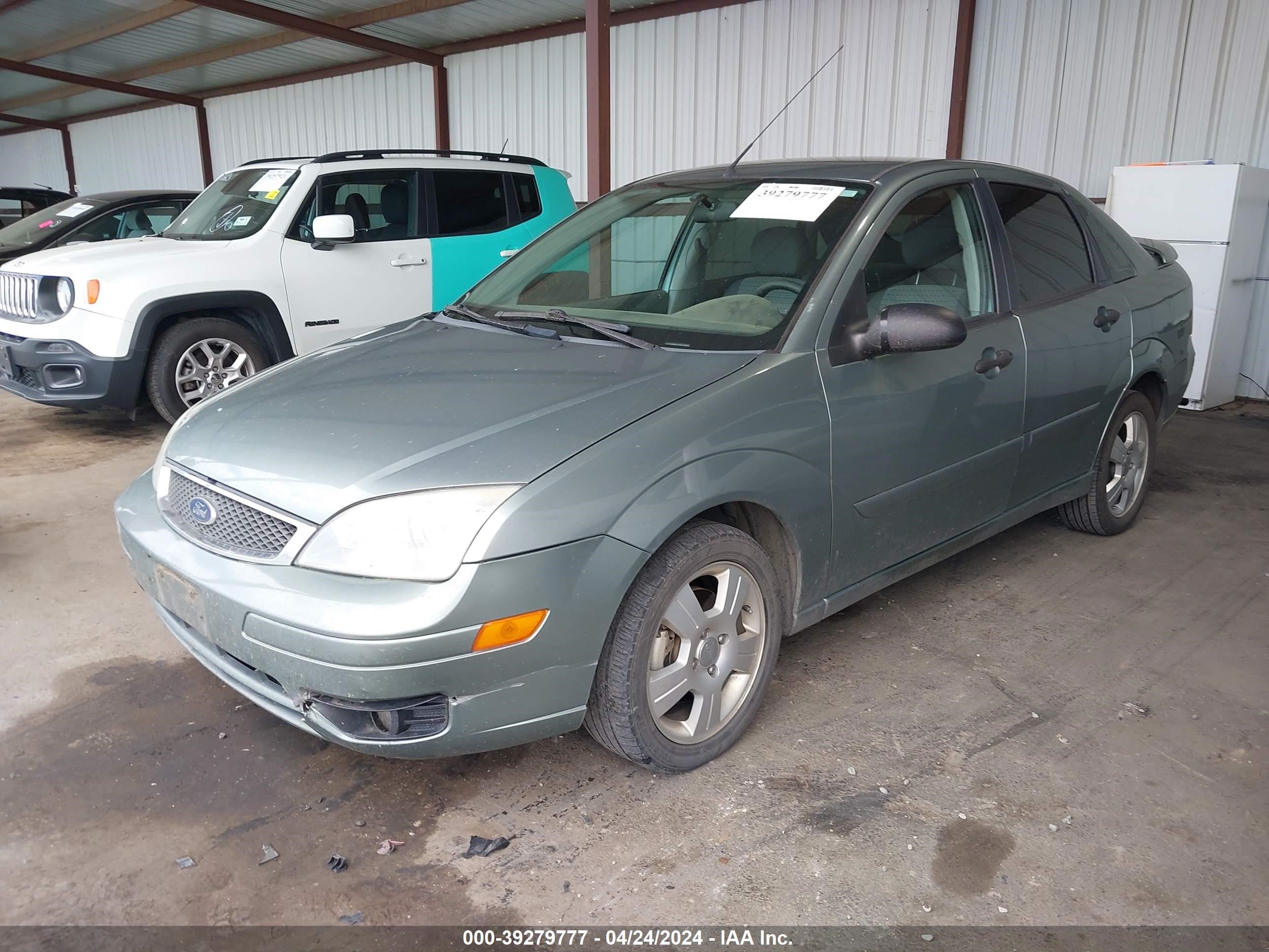 Photo 1 VIN: 1FAFP34N05W120968 - FORD FOCUS 