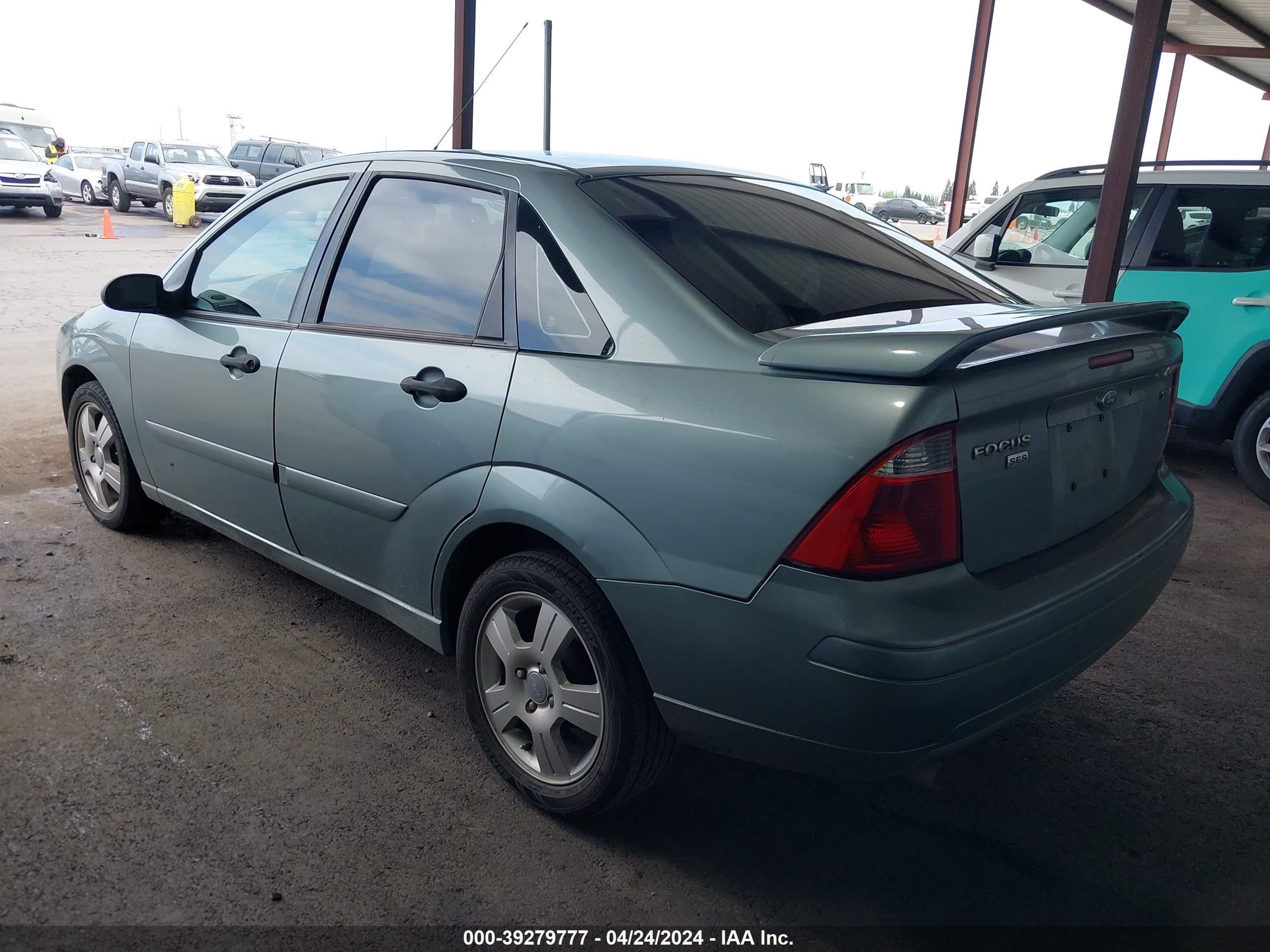 Photo 2 VIN: 1FAFP34N05W120968 - FORD FOCUS 