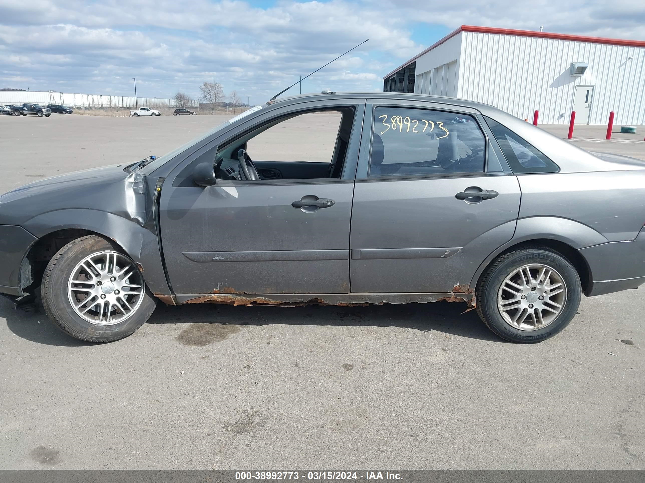 Photo 13 VIN: 1FAFP34N15W214180 - FORD FOCUS 