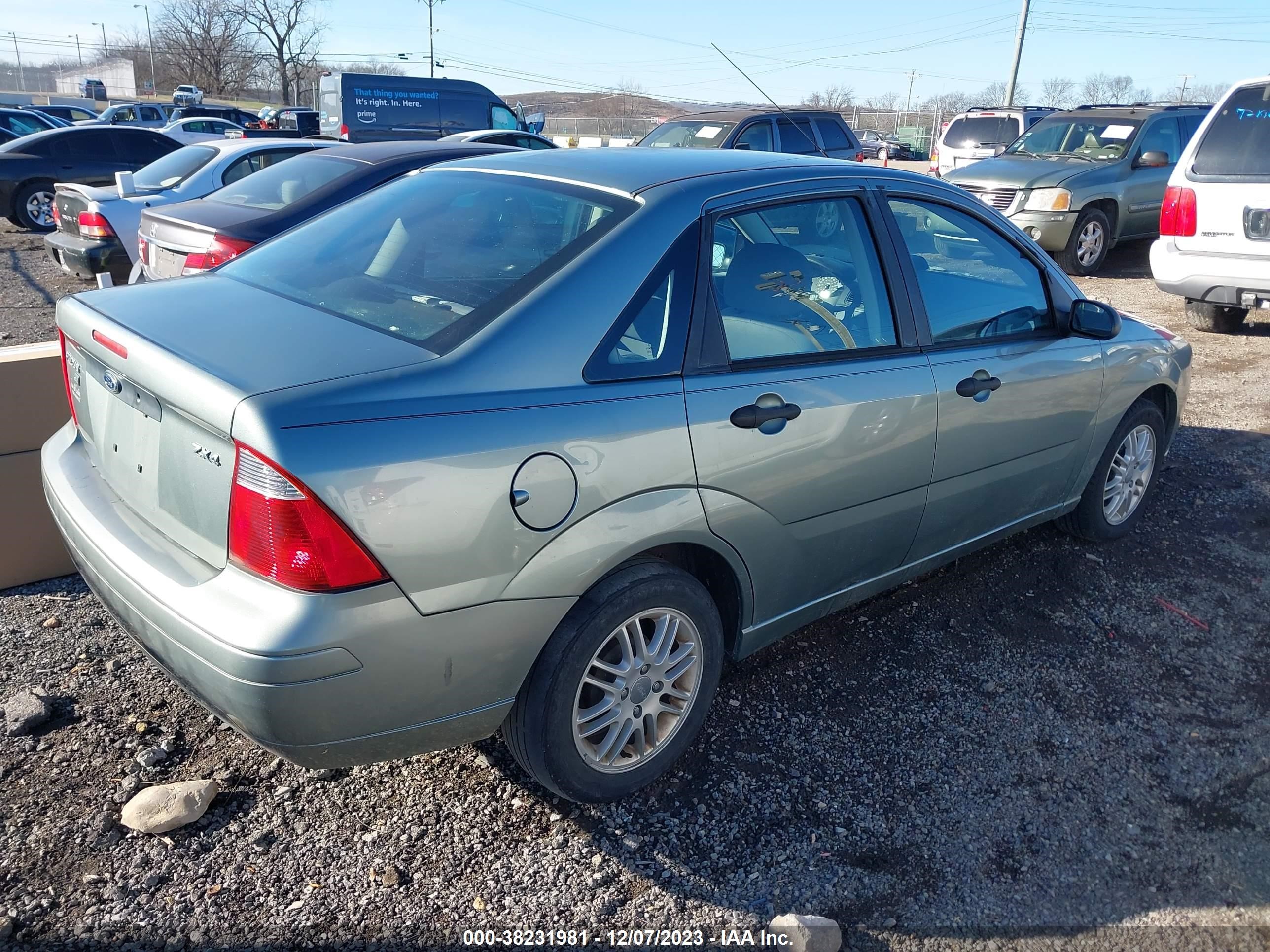 Photo 3 VIN: 1FAFP34N16W111570 - FORD FOCUS 