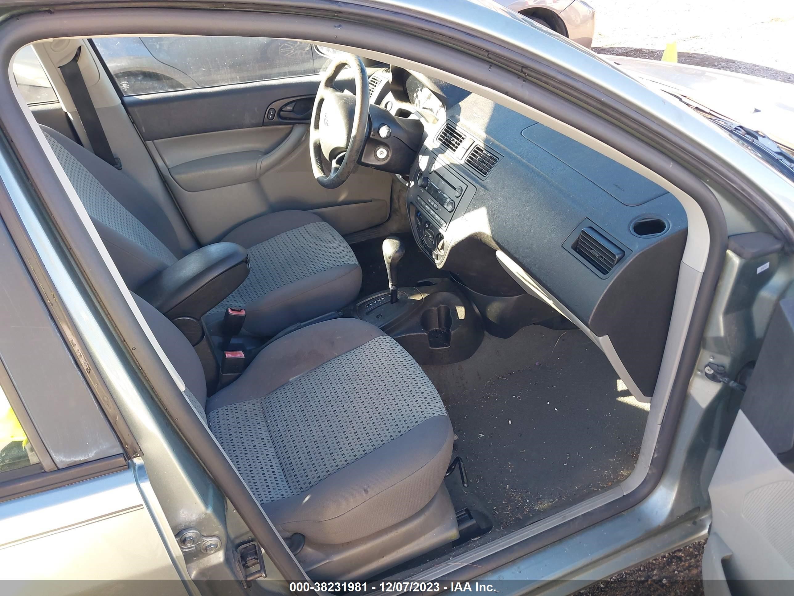 Photo 4 VIN: 1FAFP34N16W111570 - FORD FOCUS 