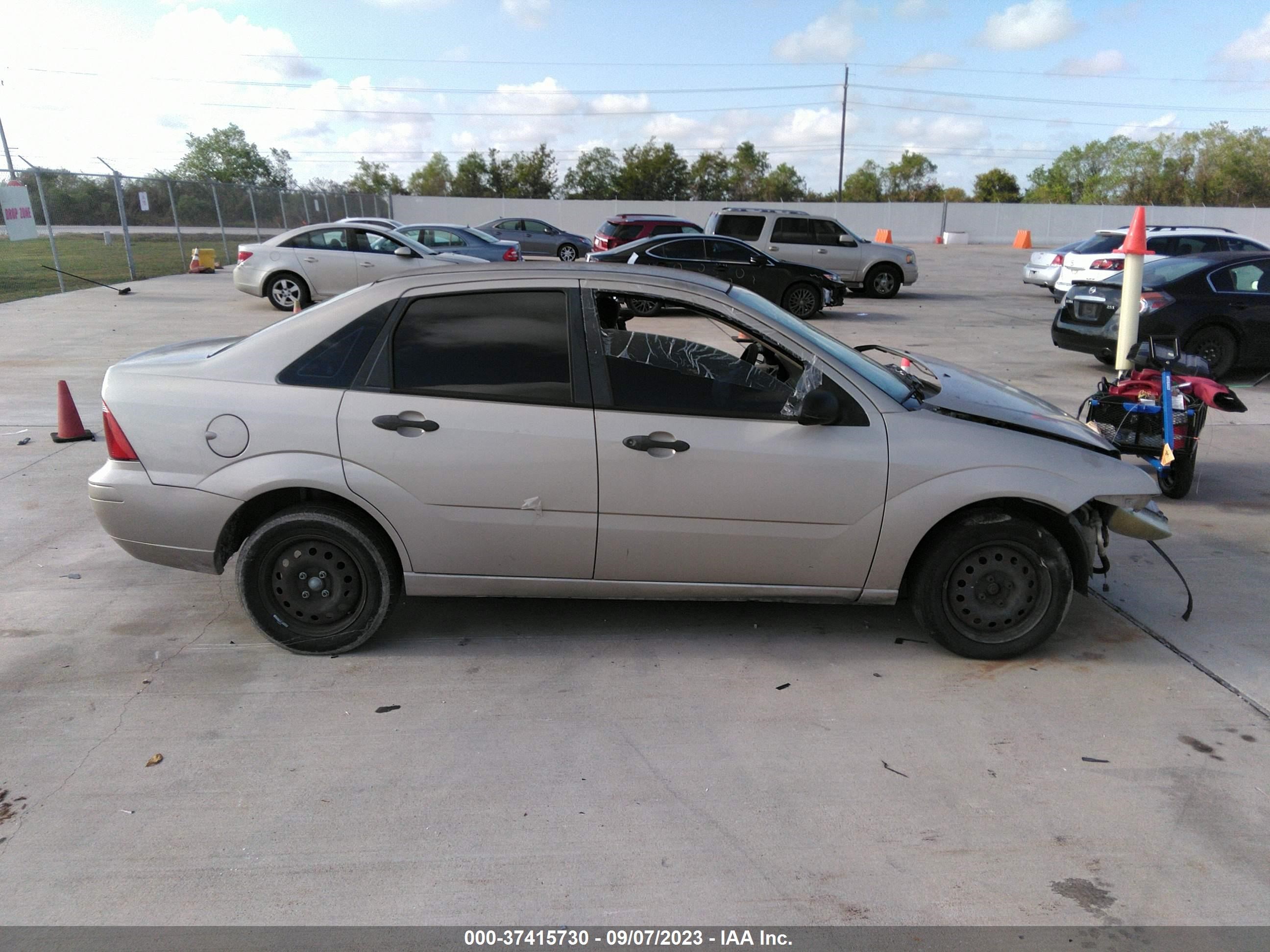 Photo 13 VIN: 1FAFP34N17W151696 - FORD FOCUS 