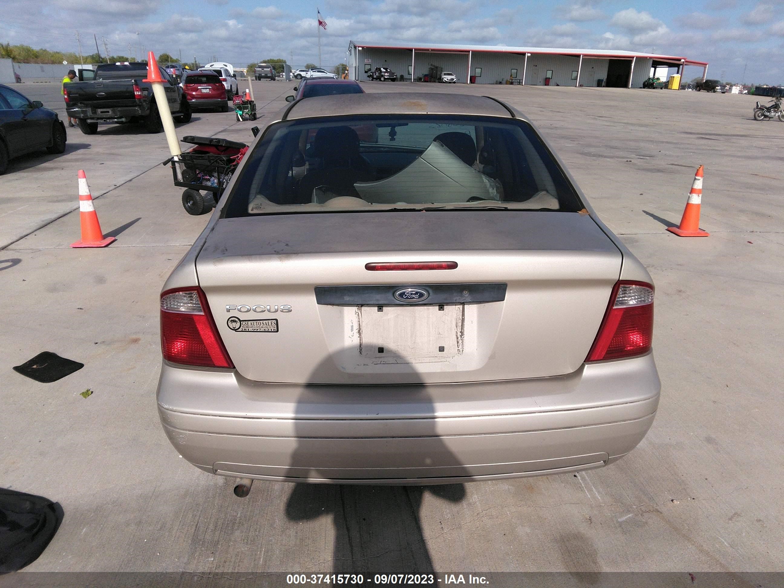 Photo 16 VIN: 1FAFP34N17W151696 - FORD FOCUS 