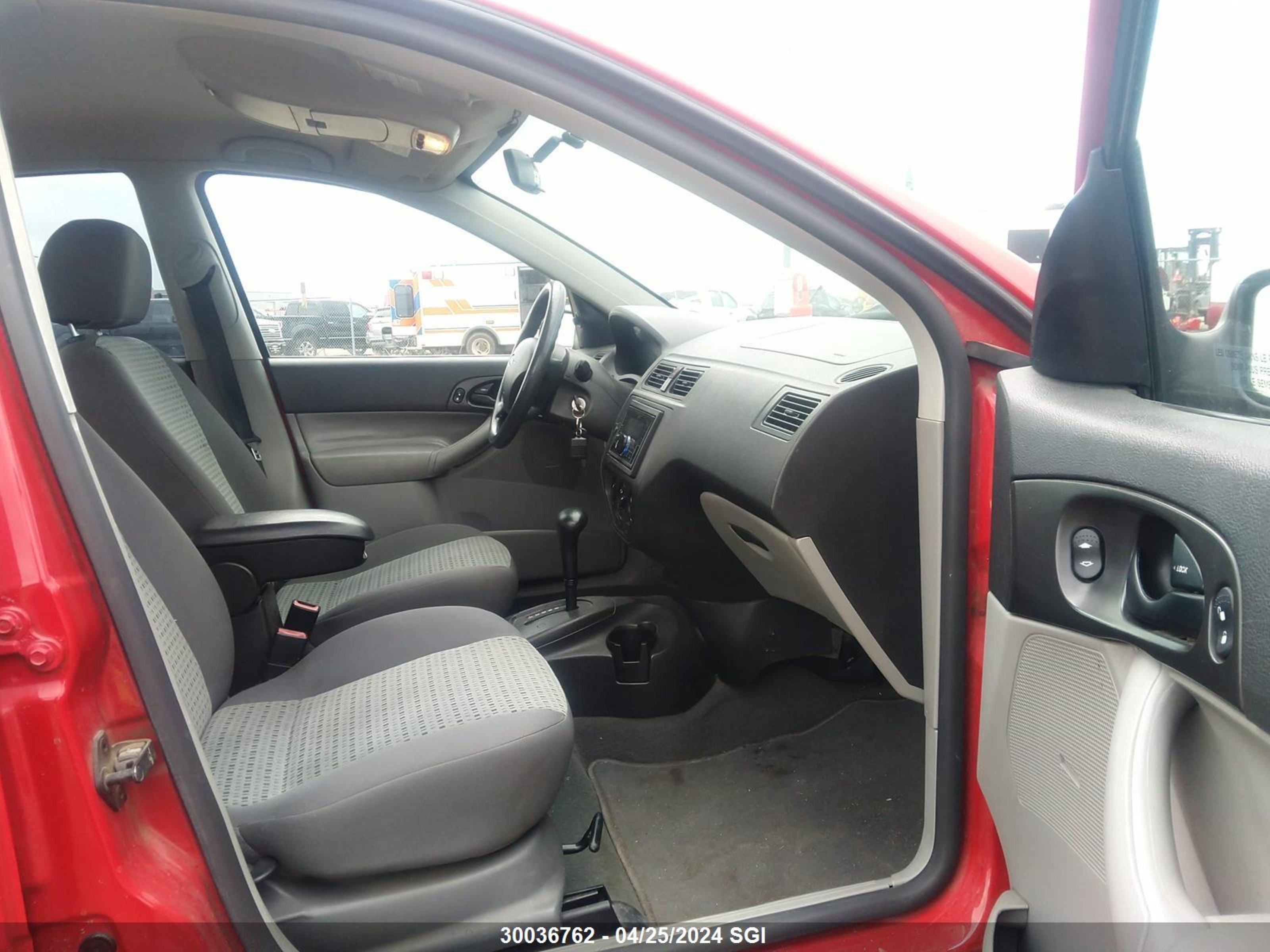 Photo 4 VIN: 1FAFP34N17W182222 - FORD FOCUS 