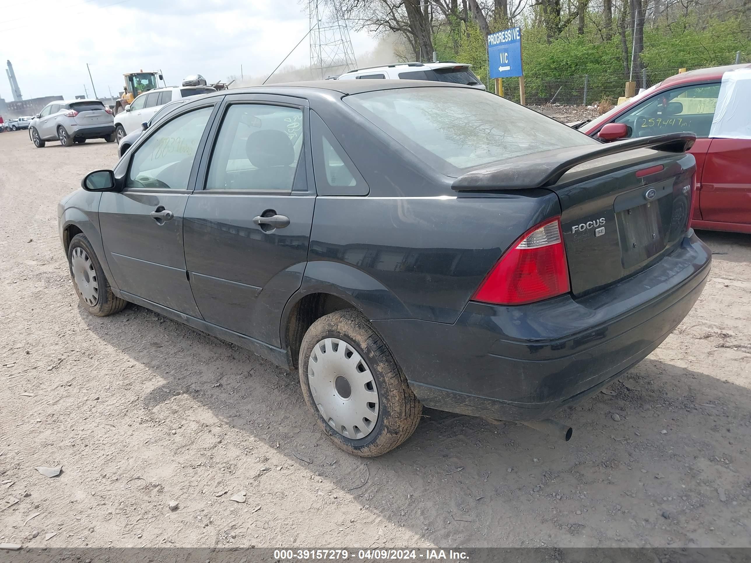 Photo 2 VIN: 1FAFP34N25W223597 - FORD FOCUS 