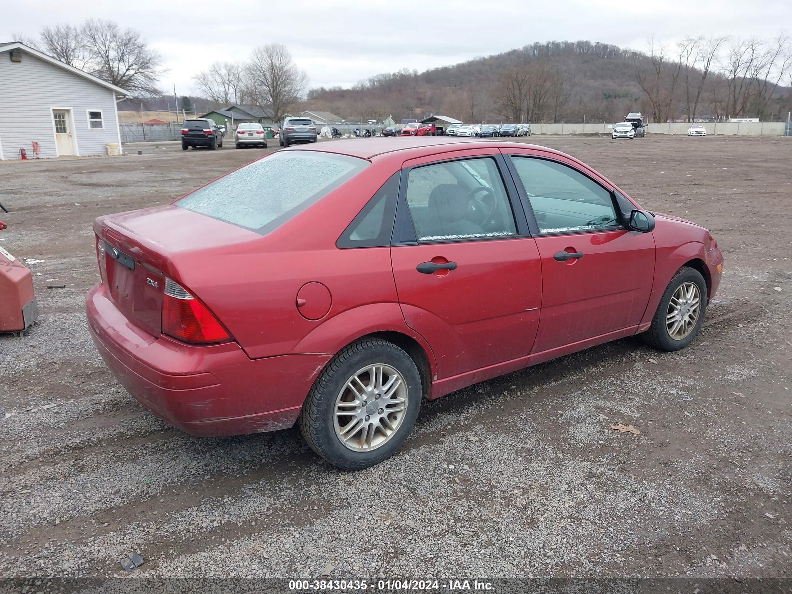 Photo 3 VIN: 1FAFP34N25W247737 - FORD FOCUS 