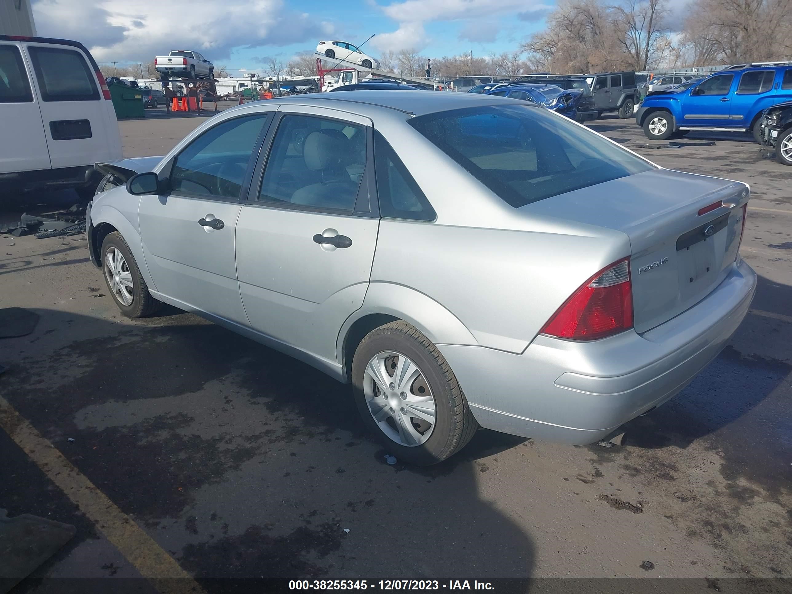 Photo 2 VIN: 1FAFP34N26W101520 - FORD FOCUS 