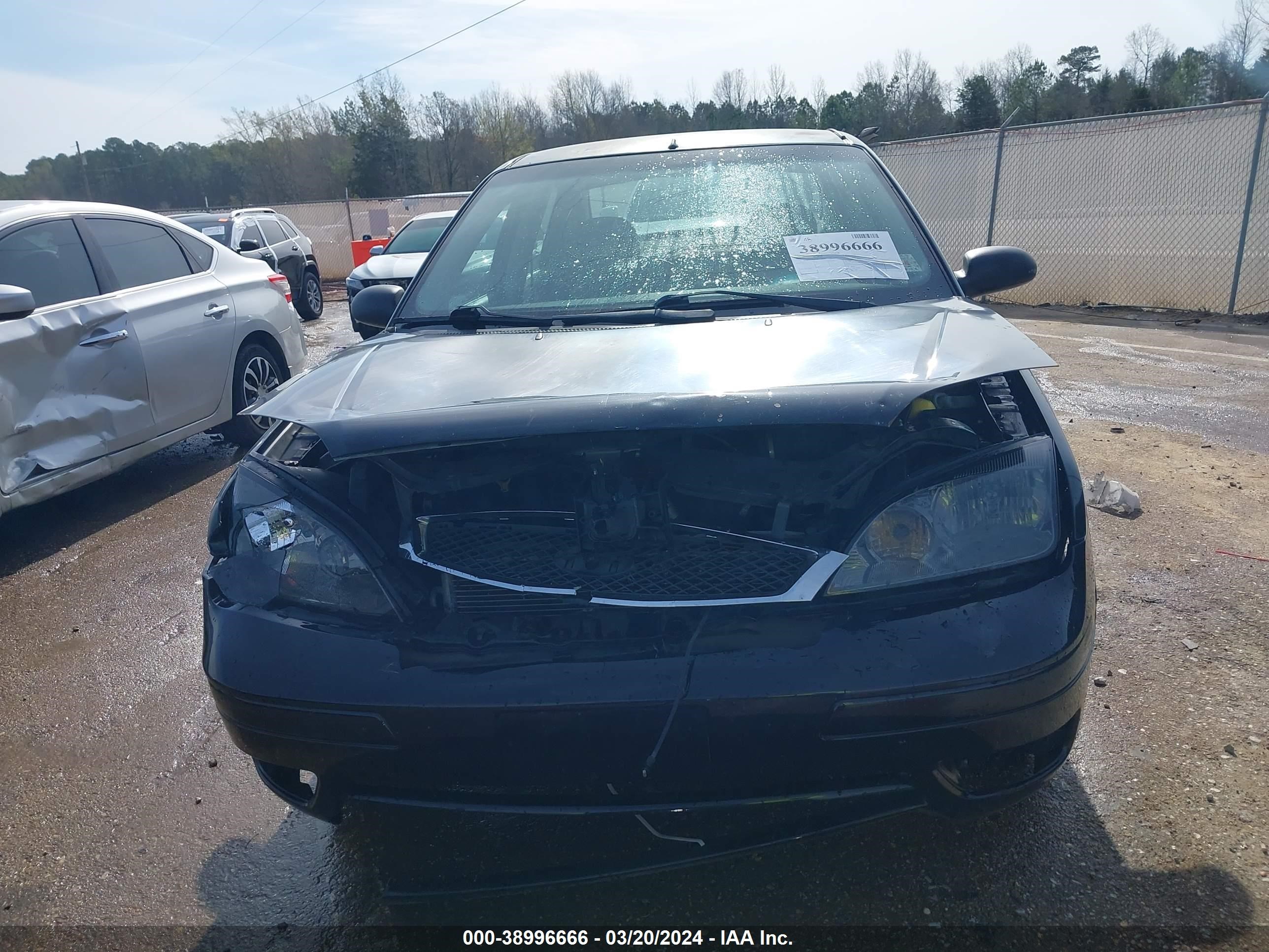 Photo 11 VIN: 1FAFP34N27W174856 - FORD FOCUS 