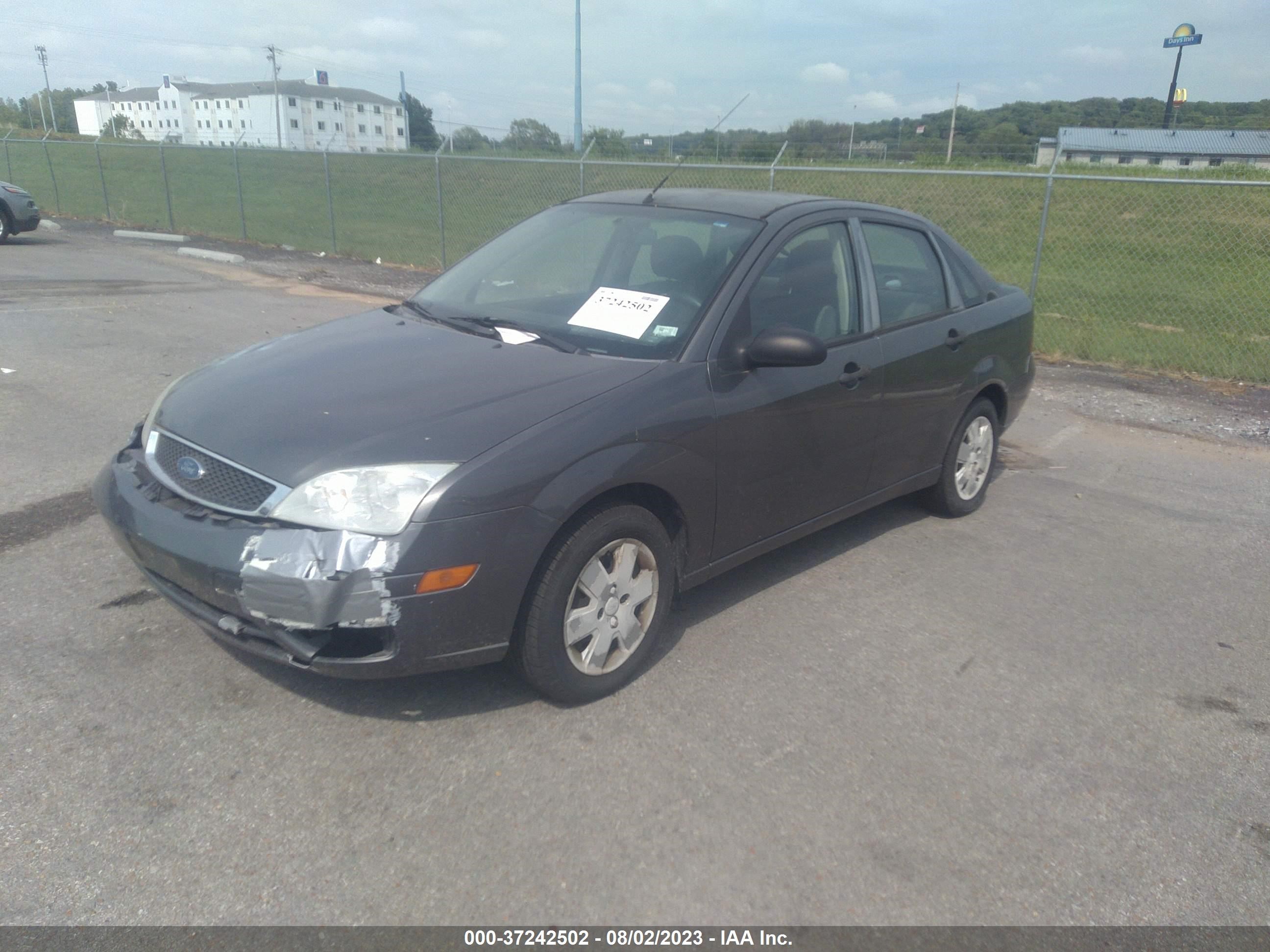 Photo 1 VIN: 1FAFP34N27W263195 - FORD FOCUS 