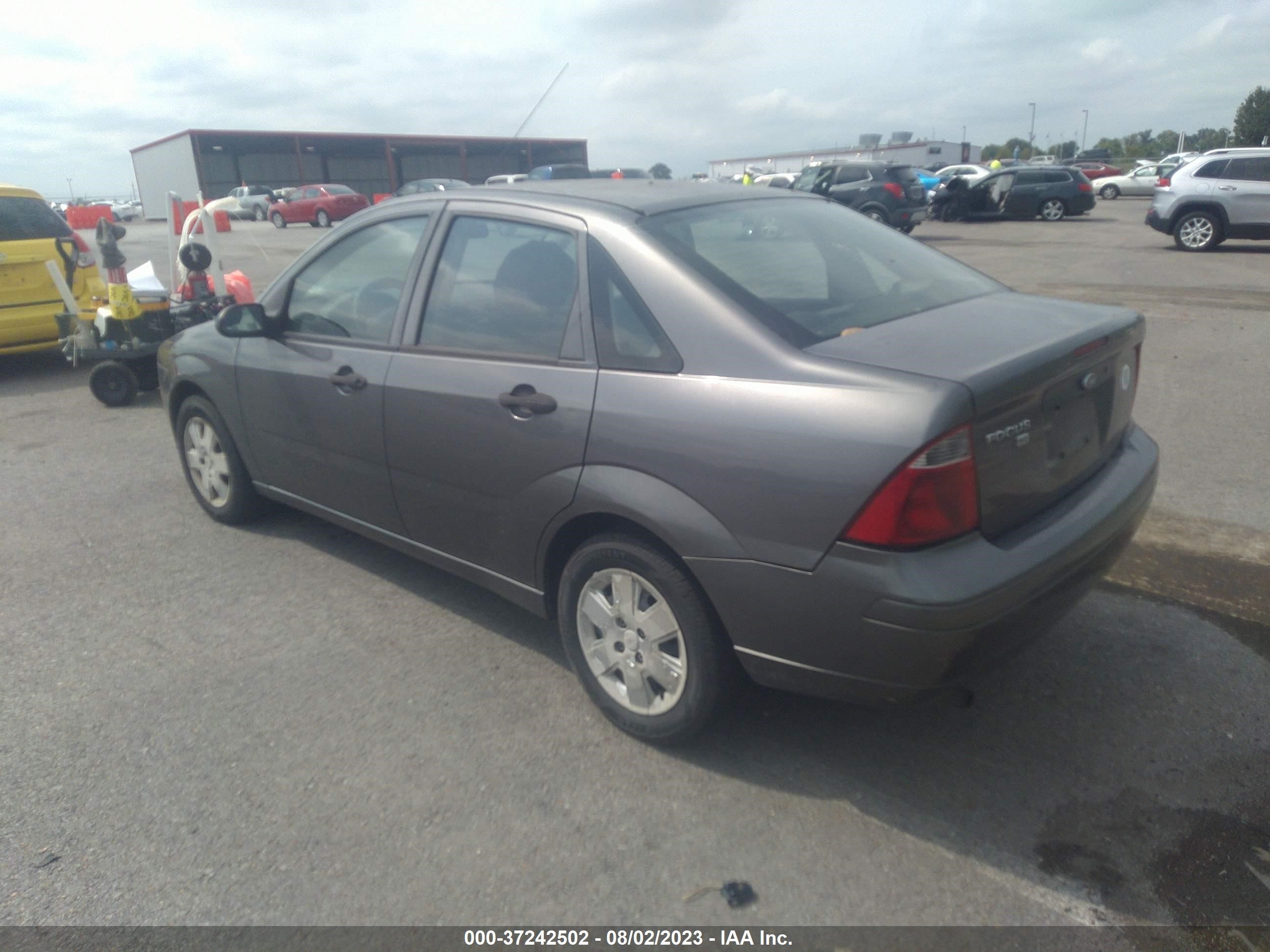 Photo 2 VIN: 1FAFP34N27W263195 - FORD FOCUS 