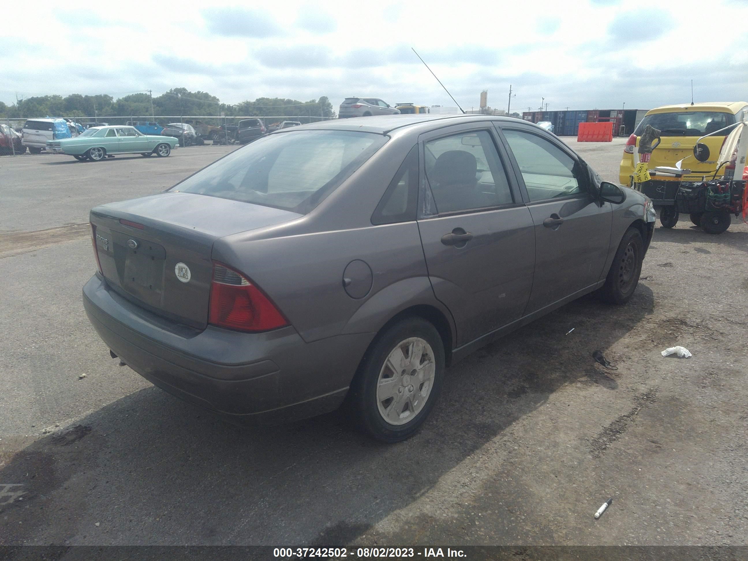 Photo 3 VIN: 1FAFP34N27W263195 - FORD FOCUS 