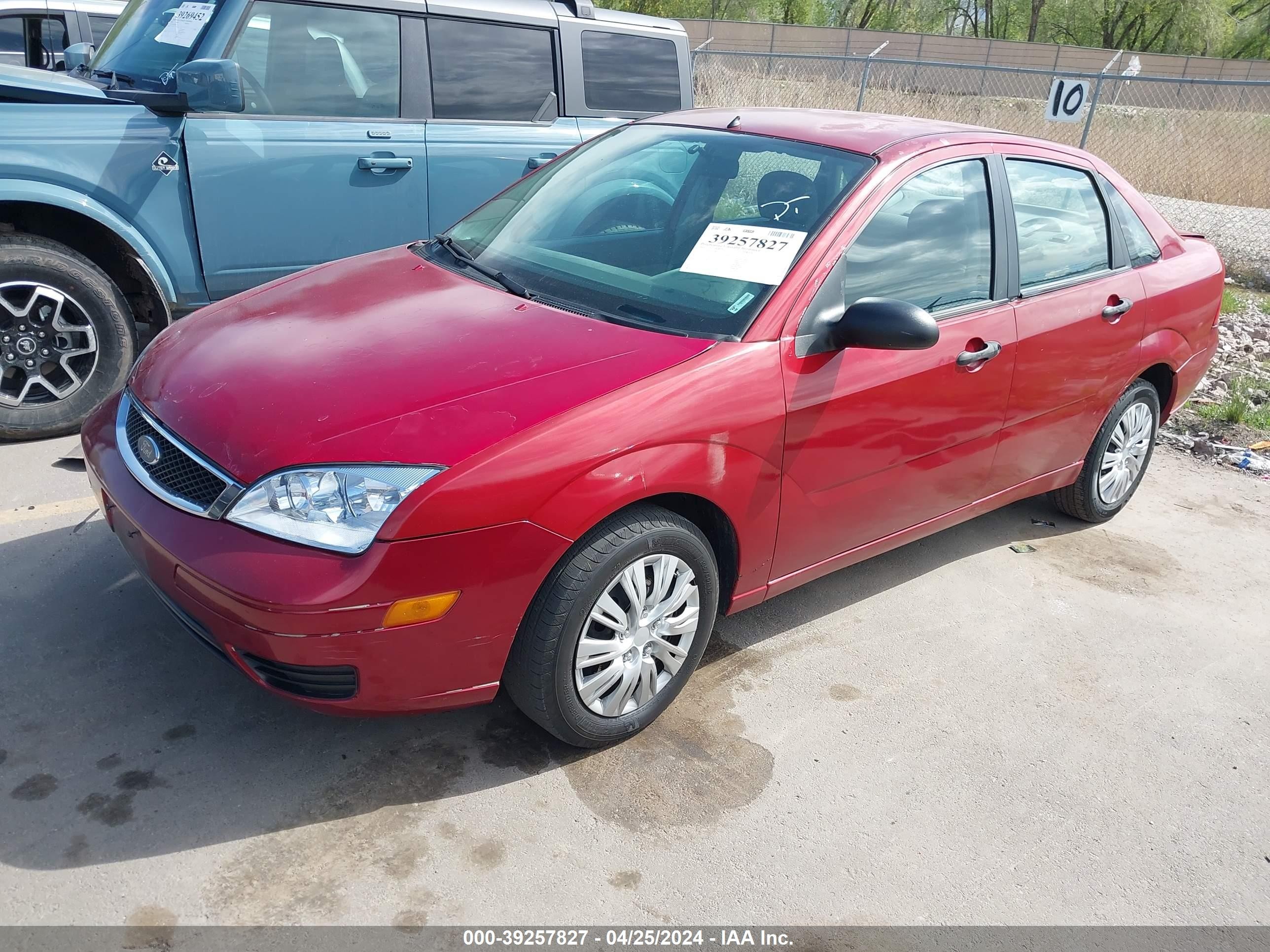 Photo 1 VIN: 1FAFP34N35W151101 - FORD FOCUS 